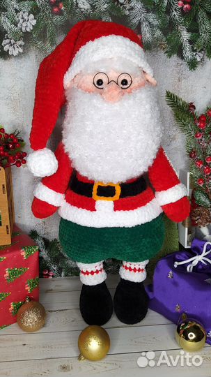 Санта вязаный под ёлку