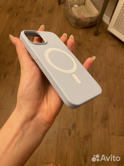 Чехол на iPhone 13