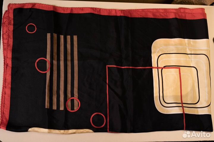 Платок чёрно-красный 77х77 см