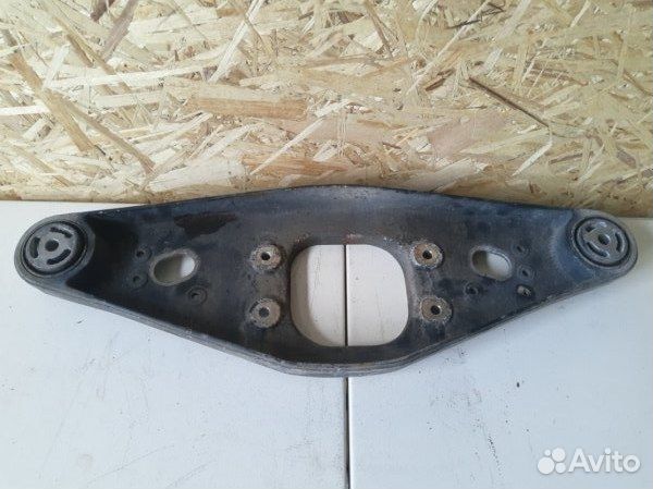 Кронштейн редуктора задний Mercedes W211 219