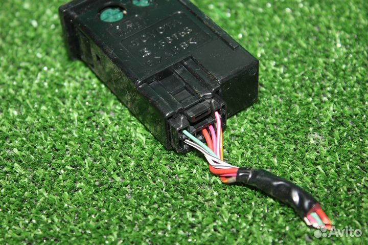 Кнопка птф Toyota Avensis AZT250 1AZ-FSE 2007