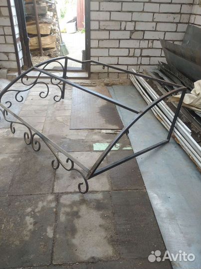 Козырёк металлический