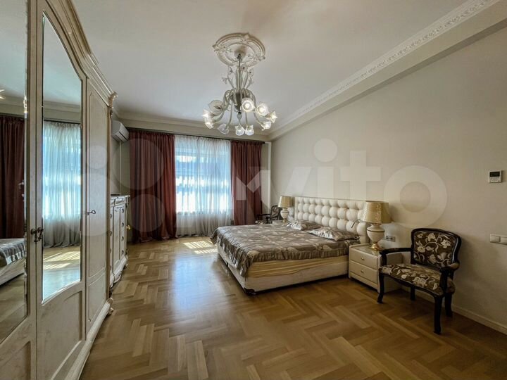 4-к. квартира, 115 м², 8/11 эт.