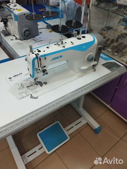 Швейная машина jack f4