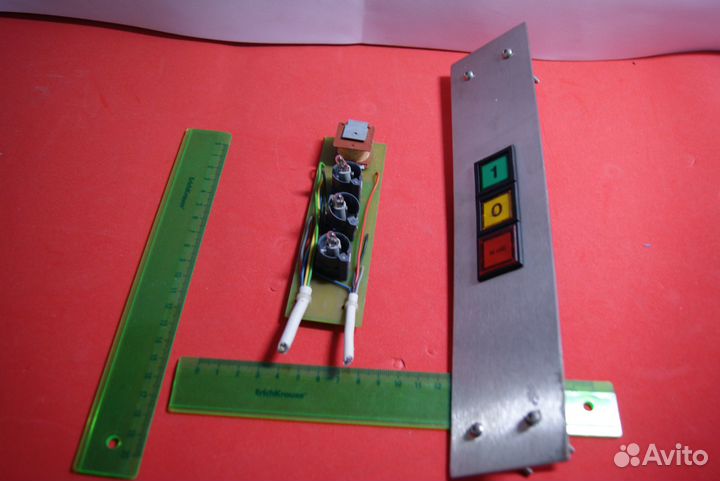 Для лифта SKG кнопка 2 этажа повреждена немного