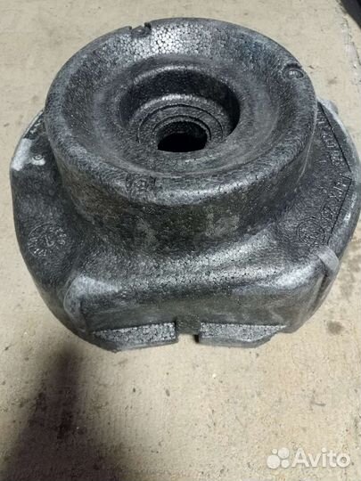 Вставка под запаску Шкода Октавия 2012 год