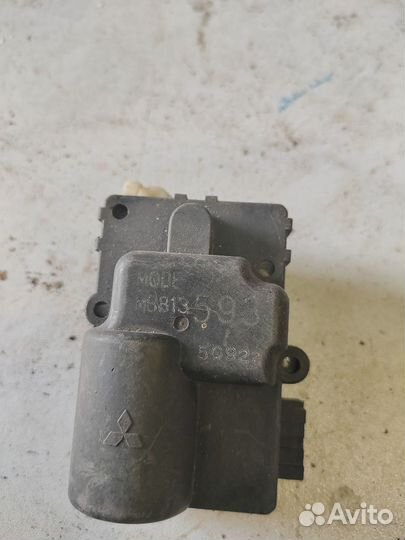 Сервопривод заслонки печки Mitsubishi Diamante