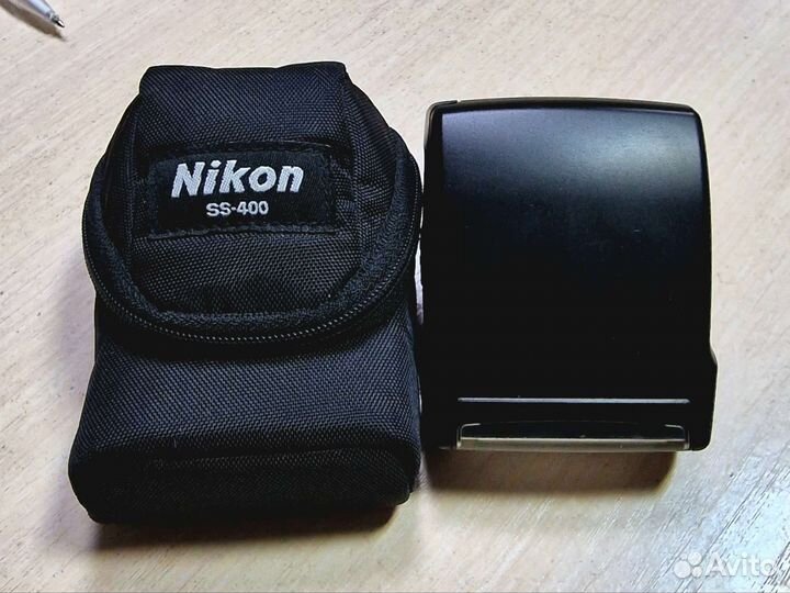 Вспышка Nikon Speedlight SB-400