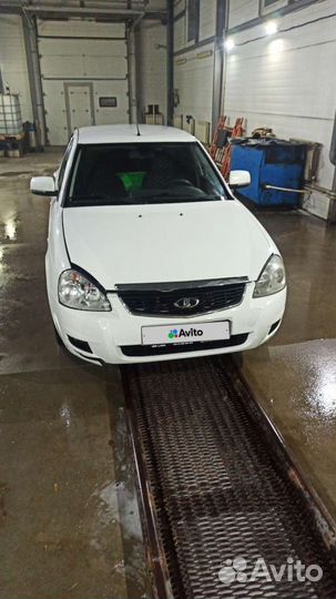 LADA Priora 1.6 AMT, 2013, битый, 120 000 км