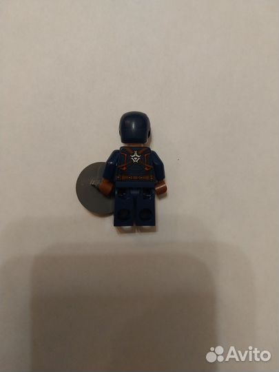 Lego капитан Америка со щитом