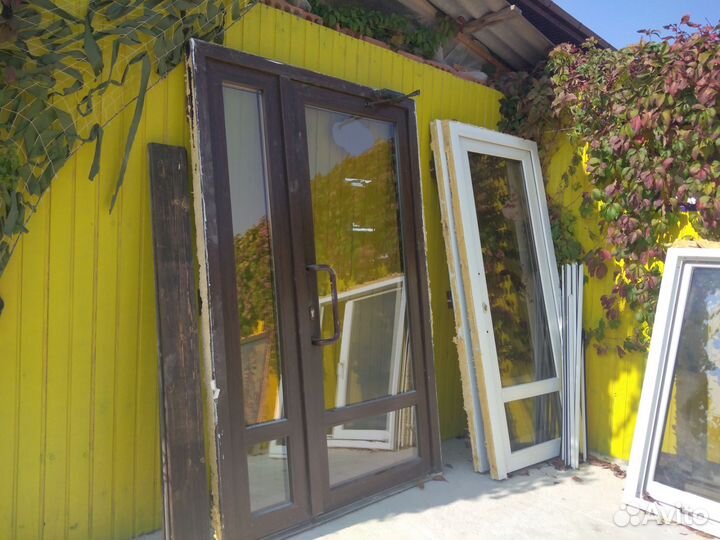 Кухонной оборудование. Окна металлопластиковые б/у