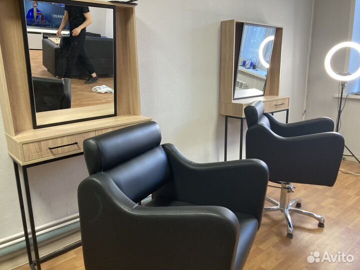 Парикмахерское кресло