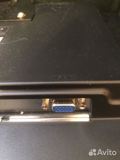 Монитор с веб-камерой