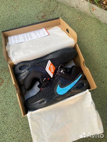 Кроссовки Nike Cosmic Unity