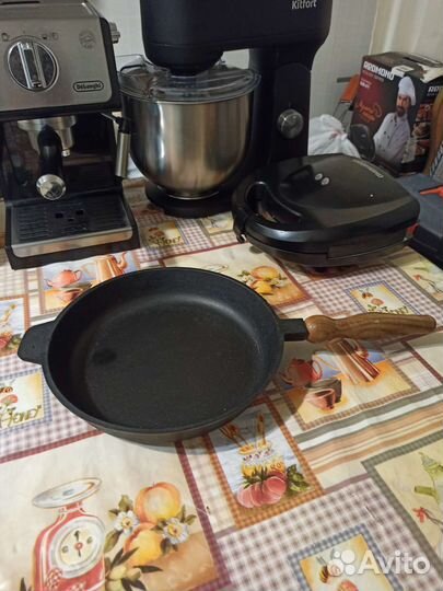 Чугунная сковорода 28см и 24см