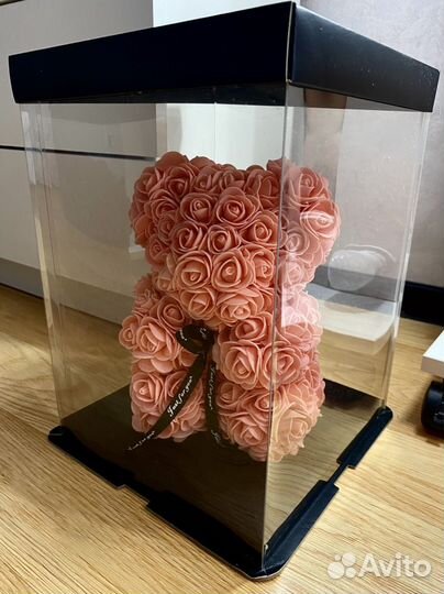 Подарочный мишка из роз