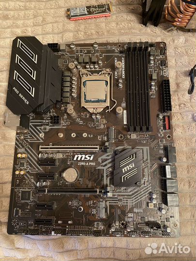 Материнская плата с процессором и кулером