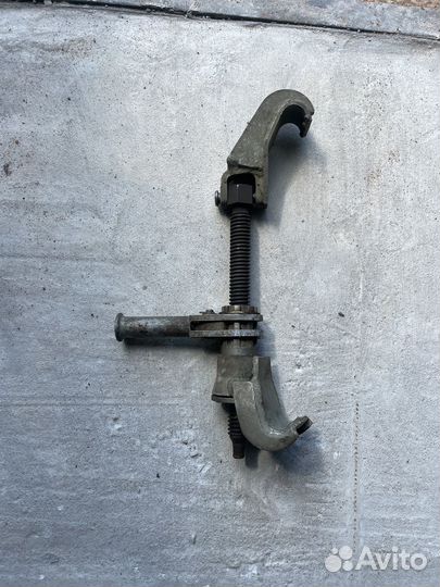 Съёмник пружин амортизатора большой