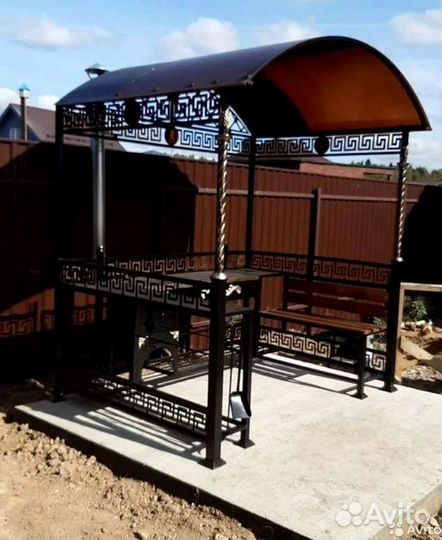 Мангал с крышей