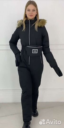 Зимний женский комбинезон новый с сумочкой+краги