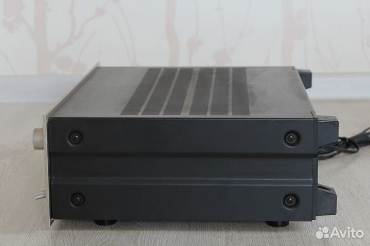 Trio KA 7300D усилитель в хор. состоянии