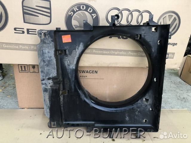 Volkswagen Crafter Диффузор вентилятора