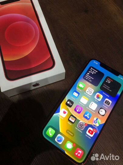 Телефон iPhone 12