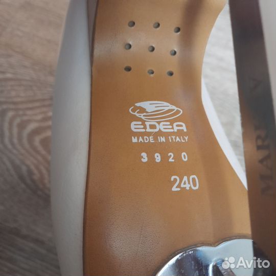 Фигурные коньки edea 240