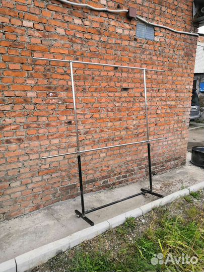 Стойка для одежды