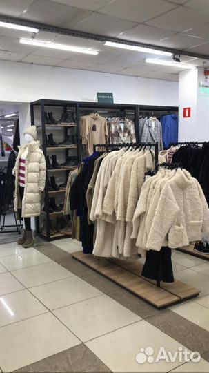 Торговое оборудование для магазина одежда