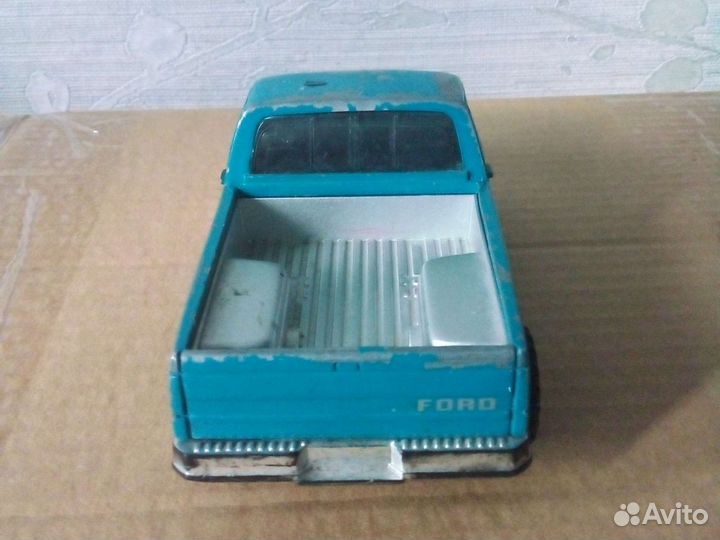 Модель 1/32 Ford f 150 new ray 1995