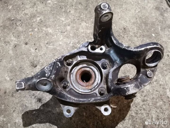 Кулак задний левый Mercedes E W212