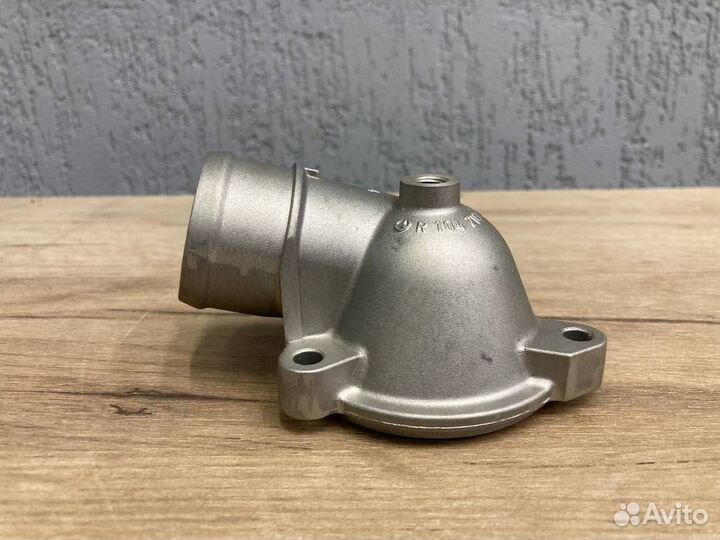 Корпус термостата Mercedes M103 M104