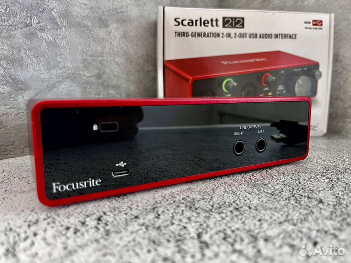 Звуковая карта Focusrite Scarlett 2i2 3rd gen