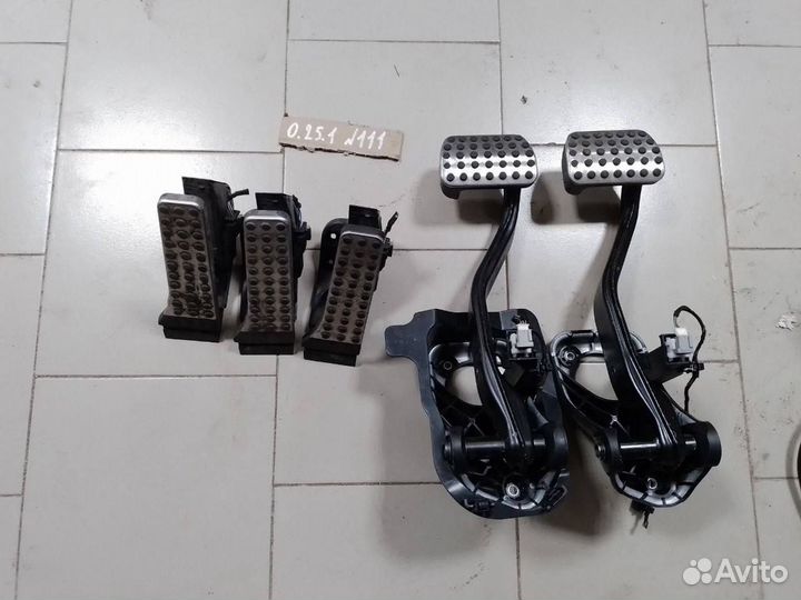 Накладка на Педали Mercedes 2016-2020 AMG