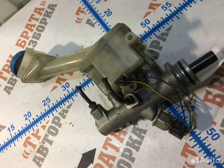 Ниссан Примьера Главный тормозной цилиндр с бачком