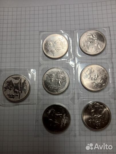 Монеты; Футбольные и Олимпийских игр зимних