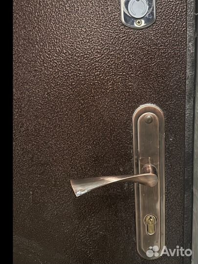 Дверь входная металлическая