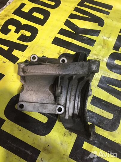 Кронштейн гидроусилителя Audi A8 D3-4E