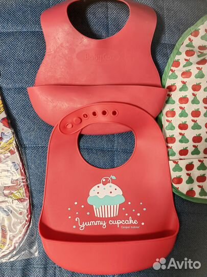 Слюнявчик, нагрудник