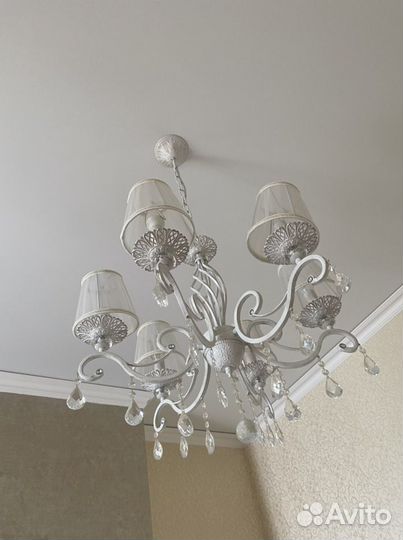 Люстра подвесная потолочная