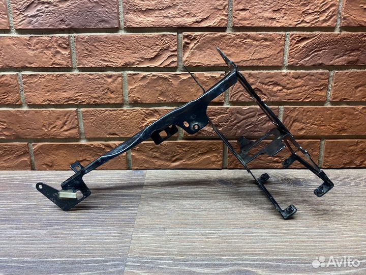 Кронштейн фары правый Bmw 3-серия F30 2011-2020