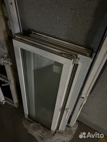 Оконный блок пластиковый 3х створчатый и др-е