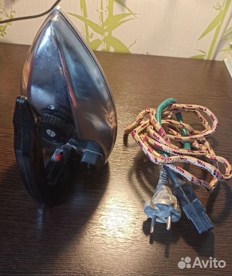 Утюг дорожный