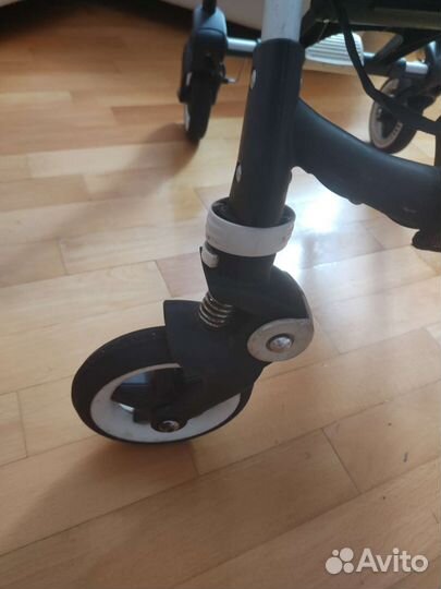 Коляска бугабу би 3 база - сиденье и колеса