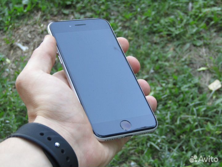 Телефон iPhone se 2022