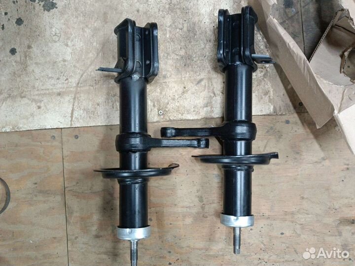Передние стойки ваз 2114