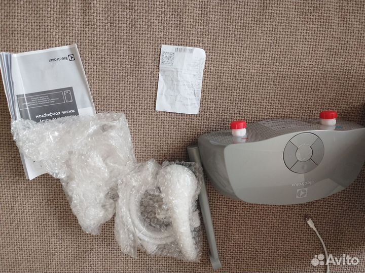 Водонагреватель проточный новый