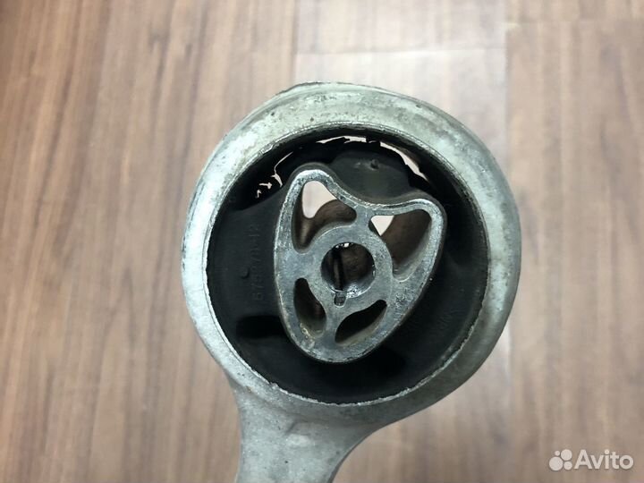 Рычаг перед. верх. BMW E81 E87 E90 бмв Е81 Е87 Е90