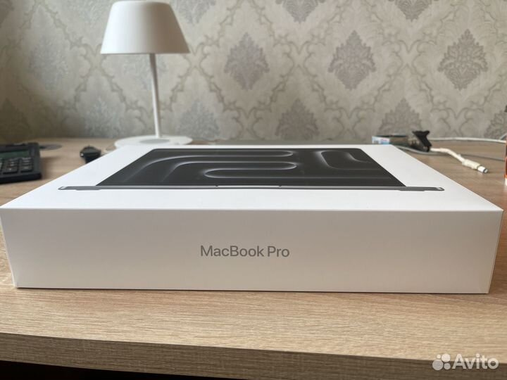 Macbook pro 14 m3 8/512gb